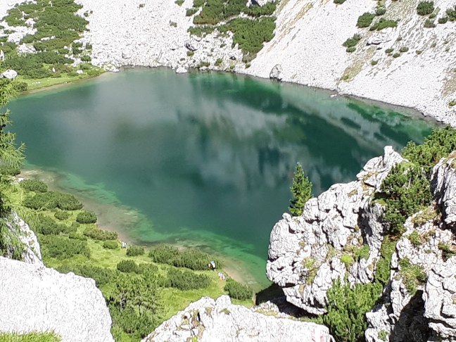 Der tief grüne Silberkarsee