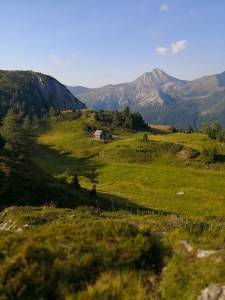 Traumhafter Ausblick ins Almgebiet der Twenger Alm