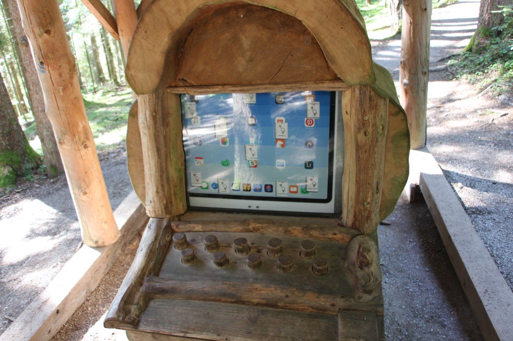 Holzcomputer - Sattelbergweg