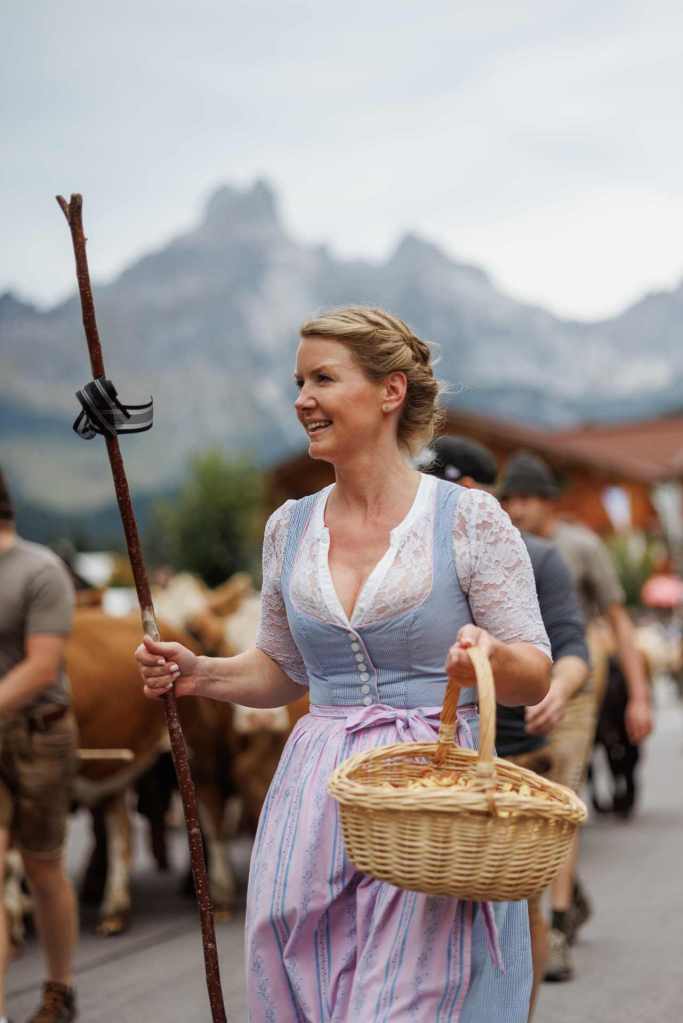 Sennerinnen beim Almabtrieb in Filzmoos